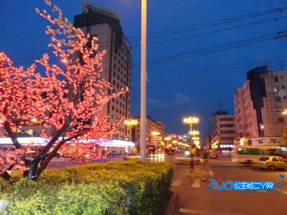 公主岭广场舞蹈及夜景